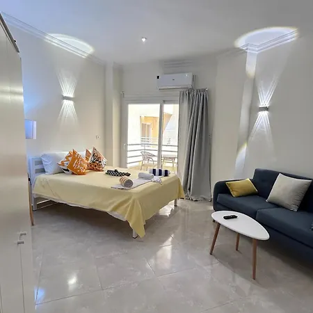 Studio Apartment Fiesta